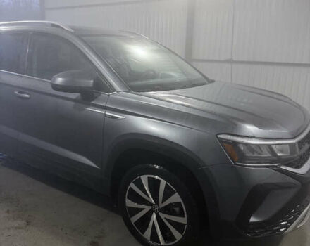 Серый Фольксваген Таос, объемом двигателя 1.5 л и пробегом 1 тыс. км за 25700 $, фото 4 на Automoto.ua