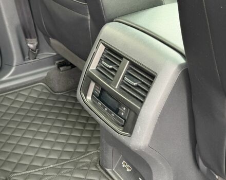 Черный Фольксваген Teramont, объемом двигателя 3.6 л и пробегом 163 тыс. км за 19900 $, фото 11 на Automoto.ua