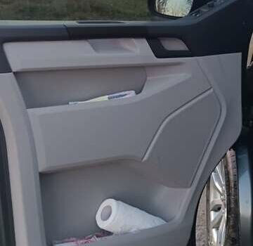 Сірий Фольксваген Teramont, об'ємом двигуна 1.97 л та пробігом 260 тис. км за 24500 $, фото 14 на Automoto.ua