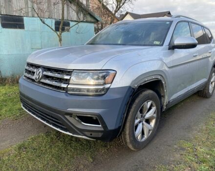 Серый Фольксваген Teramont, объемом двигателя 2 л и пробегом 188 тыс. км за 12950 $, фото 1 на Automoto.ua