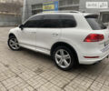 Белый Фольксваген Touareg R, объемом двигателя 3 л и пробегом 172 тыс. км за 26800 $, фото 20 на Automoto.ua