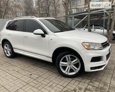 Белый Фольксваген Touareg R, объемом двигателя 3 л и пробегом 172 тыс. км за 26800 $, фото 13 на Automoto.ua