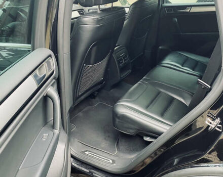 Черный Фольксваген Touareg R, объемом двигателя 3 л и пробегом 205 тыс. км за 26500 $, фото 16 на Automoto.ua