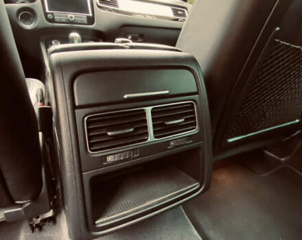 Черный Фольксваген Touareg R, объемом двигателя 3 л и пробегом 205 тыс. км за 26500 $, фото 22 на Automoto.ua