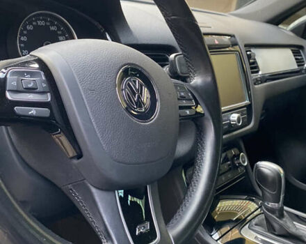 Черный Фольксваген Touareg R, объемом двигателя 3 л и пробегом 205 тыс. км за 26500 $, фото 12 на Automoto.ua