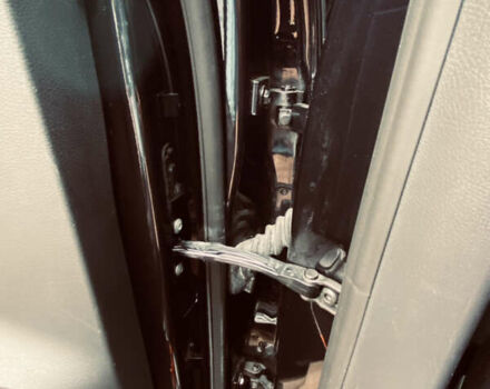 Черный Фольксваген Touareg R, объемом двигателя 3 л и пробегом 205 тыс. км за 26500 $, фото 24 на Automoto.ua