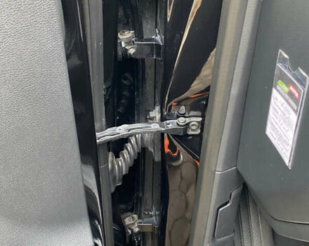 Черный Фольксваген Touareg R, объемом двигателя 3 л и пробегом 205 тыс. км за 26500 $, фото 26 на Automoto.ua