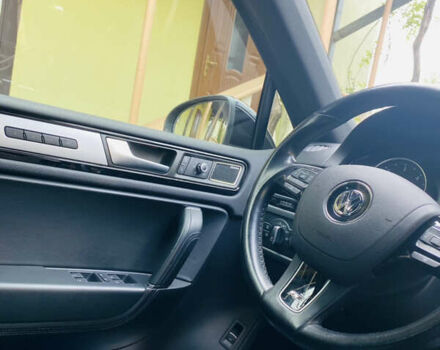 Черный Фольксваген Touareg R, объемом двигателя 3 л и пробегом 205 тыс. км за 26500 $, фото 33 на Automoto.ua