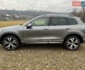 Серый Фольксваген Touareg R, объемом двигателя 3 л и пробегом 109 тыс. км за 43499 $, фото 3 на Automoto.ua