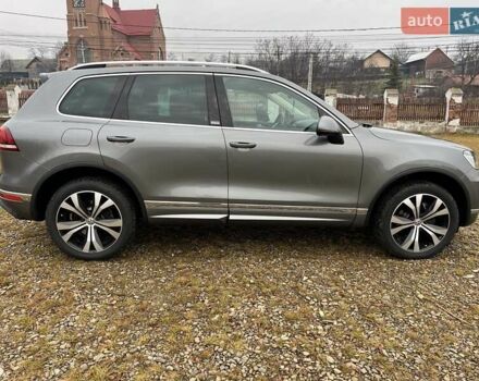 Серый Фольксваген Touareg R, объемом двигателя 3 л и пробегом 109 тыс. км за 43499 $, фото 2 на Automoto.ua