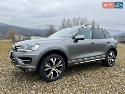 Серый Фольксваген Touareg R, объемом двигателя 3 л и пробегом 109 тыс. км за 43499 $, фото 1 на Automoto.ua