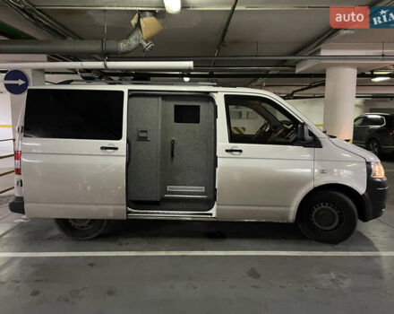 Белый Фольксваген Transporter, объемом двигателя 1.97 л и пробегом 199 тыс. км за 25000 $, фото 4 на Automoto.ua