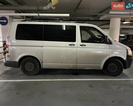 Белый Фольксваген Transporter, объемом двигателя 1.97 л и пробегом 199 тыс. км за 25000 $, фото 3 на Automoto.ua
