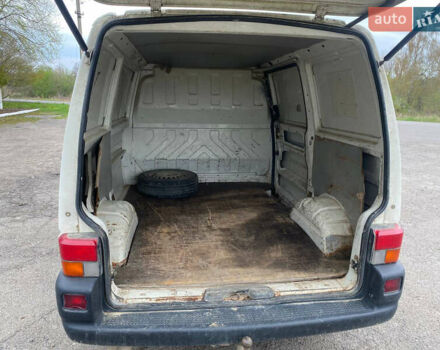 Белый Фольксваген Transporter, объемом двигателя 1.9 л и пробегом 320 тыс. км за 2399 $, фото 3 на Automoto.ua