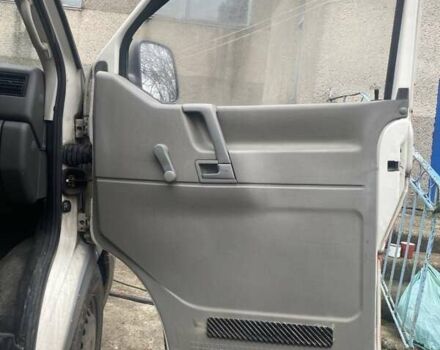Белый Фольксваген Transporter, объемом двигателя 2.5 л и пробегом 276 тыс. км за 4550 $, фото 13 на Automoto.ua