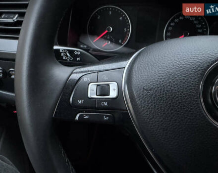 Белый Фольксваген Transporter, объемом двигателя 2 л и пробегом 237 тыс. км за 19950 $, фото 25 на Automoto.ua