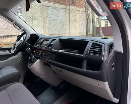 Белый Фольксваген Transporter, объемом двигателя 2 л и пробегом 237 тыс. км за 19950 $, фото 39 на Automoto.ua