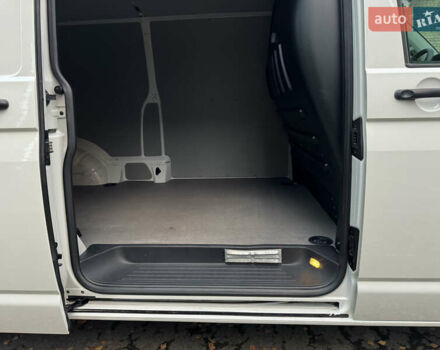 Белый Фольксваген Transporter, объемом двигателя 2 л и пробегом 237 тыс. км за 19950 $, фото 44 на Automoto.ua