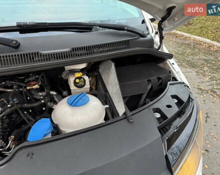 Белый Фольксваген Transporter, объемом двигателя 2 л и пробегом 237 тыс. км за 19950 $, фото 57 на Automoto.ua