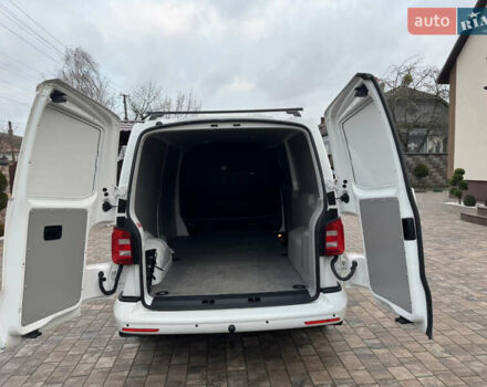 Белый Фольксваген Transporter, объемом двигателя 2 л и пробегом 237 тыс. км за 19700 $, фото 23 на Automoto.ua