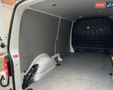 Белый Фольксваген Transporter, объемом двигателя 2 л и пробегом 237 тыс. км за 19950 $, фото 48 на Automoto.ua