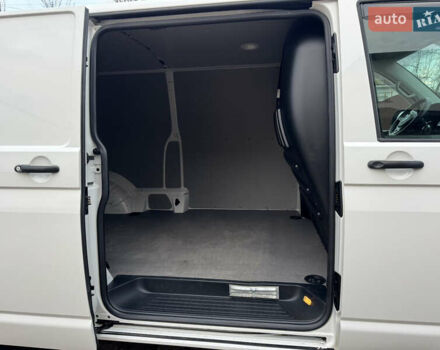 Белый Фольксваген Transporter, объемом двигателя 2 л и пробегом 237 тыс. км за 19700 $, фото 21 на Automoto.ua