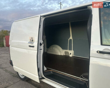Белый Фольксваген Transporter, объемом двигателя 2 л и пробегом 264 тыс. км за 16500 $, фото 43 на Automoto.ua