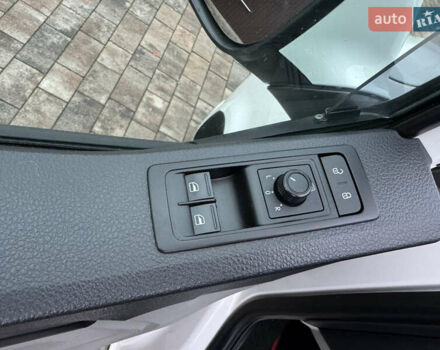 Белый Фольксваген Transporter, объемом двигателя 2 л и пробегом 237 тыс. км за 19700 $, фото 30 на Automoto.ua