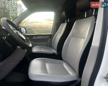 Белый Фольксваген Transporter, объемом двигателя 2 л и пробегом 264 тыс. км за 16500 $, фото 35 на Automoto.ua