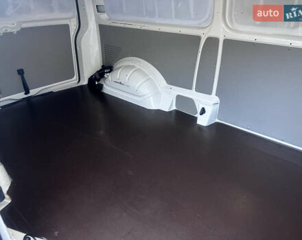 Белый Фольксваген Transporter, объемом двигателя 2 л и пробегом 219 тыс. км за 18200 $, фото 24 на Automoto.ua