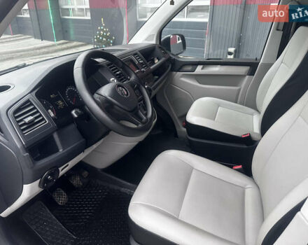 Білий Фольксваген Transporter, об'ємом двигуна 2 л та пробігом 219 тис. км за 17900 $, фото 22 на Automoto.ua