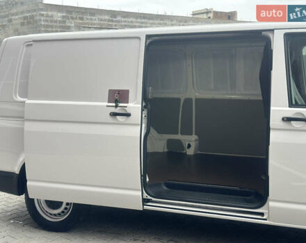Білий Фольксваген Transporter, об'ємом двигуна 2 л та пробігом 219 тис. км за 17900 $, фото 35 на Automoto.ua