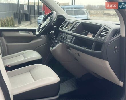 Білий Фольксваген Transporter, об'ємом двигуна 2 л та пробігом 219 тис. км за 17900 $, фото 29 на Automoto.ua