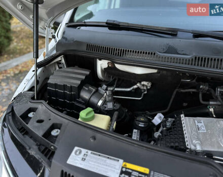 Белый Фольксваген Transporter, объемом двигателя 2 л и пробегом 244 тыс. км за 18100 $, фото 44 на Automoto.ua