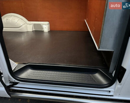 Білий Фольксваген Transporter, об'ємом двигуна 2 л та пробігом 244 тис. км за 18200 $, фото 43 на Automoto.ua