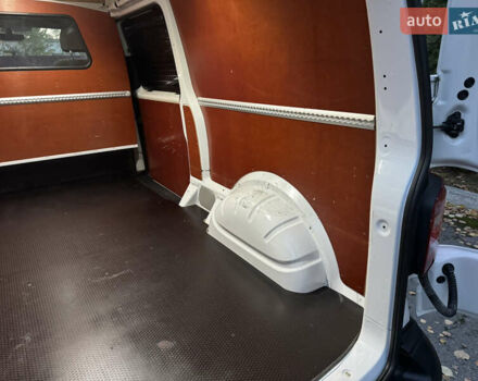 Белый Фольксваген Transporter, объемом двигателя 2 л и пробегом 244 тыс. км за 18100 $, фото 54 на Automoto.ua