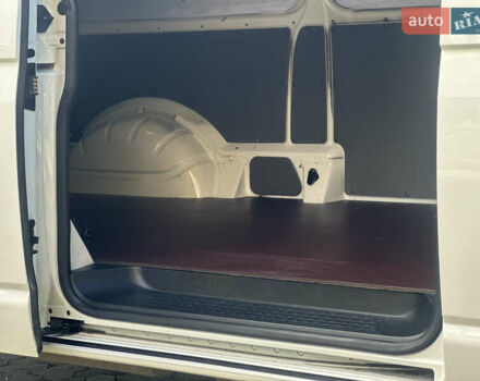 Білий Фольксваген Transporter, об'ємом двигуна 2 л та пробігом 236 тис. км за 21900 $, фото 59 на Automoto.ua