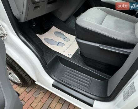 Белый Фольксваген Transporter, объемом двигателя 2 л и пробегом 223 тыс. км за 25999 $, фото 28 на Automoto.ua