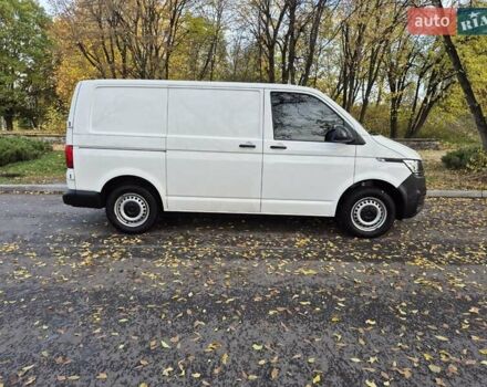 Белый Фольксваген Transporter, объемом двигателя 1.97 л и пробегом 182 тыс. км за 23900 $, фото 4 на Automoto.ua