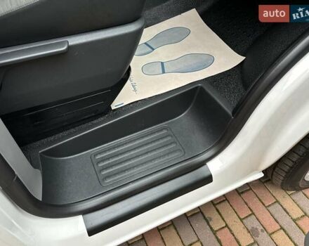 Белый Фольксваген Transporter, объемом двигателя 2 л и пробегом 223 тыс. км за 25999 $, фото 50 на Automoto.ua