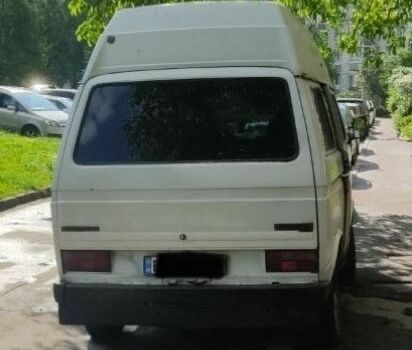 Белый Фольксваген Transporter, объемом двигателя 1.6 л и пробегом 200 тыс. км за 2088 $, фото 1 на Automoto.ua