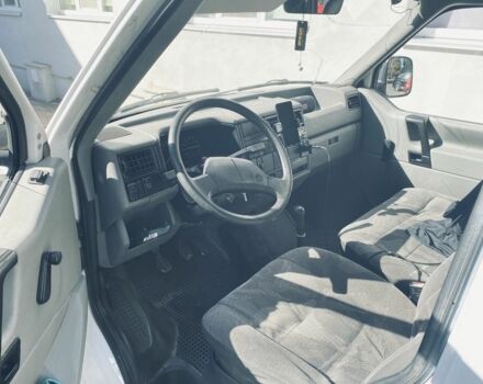 Белый Фольксваген Transporter, объемом двигателя 2.5 л и пробегом 390 тыс. км за 2500 $, фото 2 на Automoto.ua