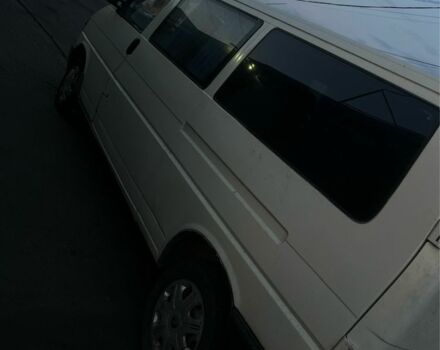 Білий Фольксваген Transporter, об'ємом двигуна 2.4 л та пробігом 1 тис. км за 2000 $, фото 4 на Automoto.ua