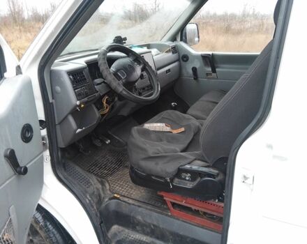 Белый Фольксваген Transporter, объемом двигателя 2.4 л и пробегом 500 тыс. км за 3600 $, фото 9 на Automoto.ua