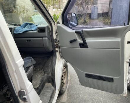 Белый Фольксваген Transporter, объемом двигателя 2.5 л и пробегом 100 тыс. км за 3700 $, фото 3 на Automoto.ua