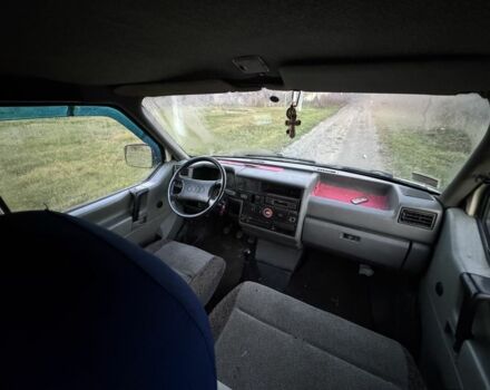 Белый Фольксваген Transporter, объемом двигателя 2.4 л и пробегом 250 тыс. км за 2500 $, фото 7 на Automoto.ua