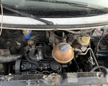 Белый Фольксваген Transporter, объемом двигателя 1.9 л и пробегом 400 тыс. км за 3500 $, фото 6 на Automoto.ua