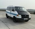 Белый Фольксваген Transporter, объемом двигателя 1.9 л и пробегом 400 тыс. км за 3500 $, фото 1 на Automoto.ua
