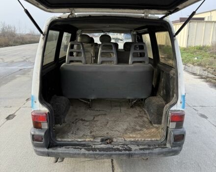 Белый Фольксваген Transporter, объемом двигателя 1.9 л и пробегом 400 тыс. км за 3500 $, фото 5 на Automoto.ua