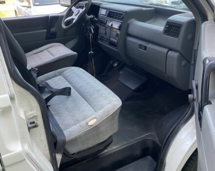 Білий Фольксваген Transporter, об'ємом двигуна 2.5 л та пробігом 450 тис. км за 2700 $, фото 6 на Automoto.ua